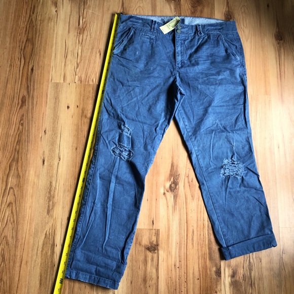 AMERICAN EAGLE Destroyed Slouchy Capri Pants Blue Size 8 Women’s - Picture 6 of 15